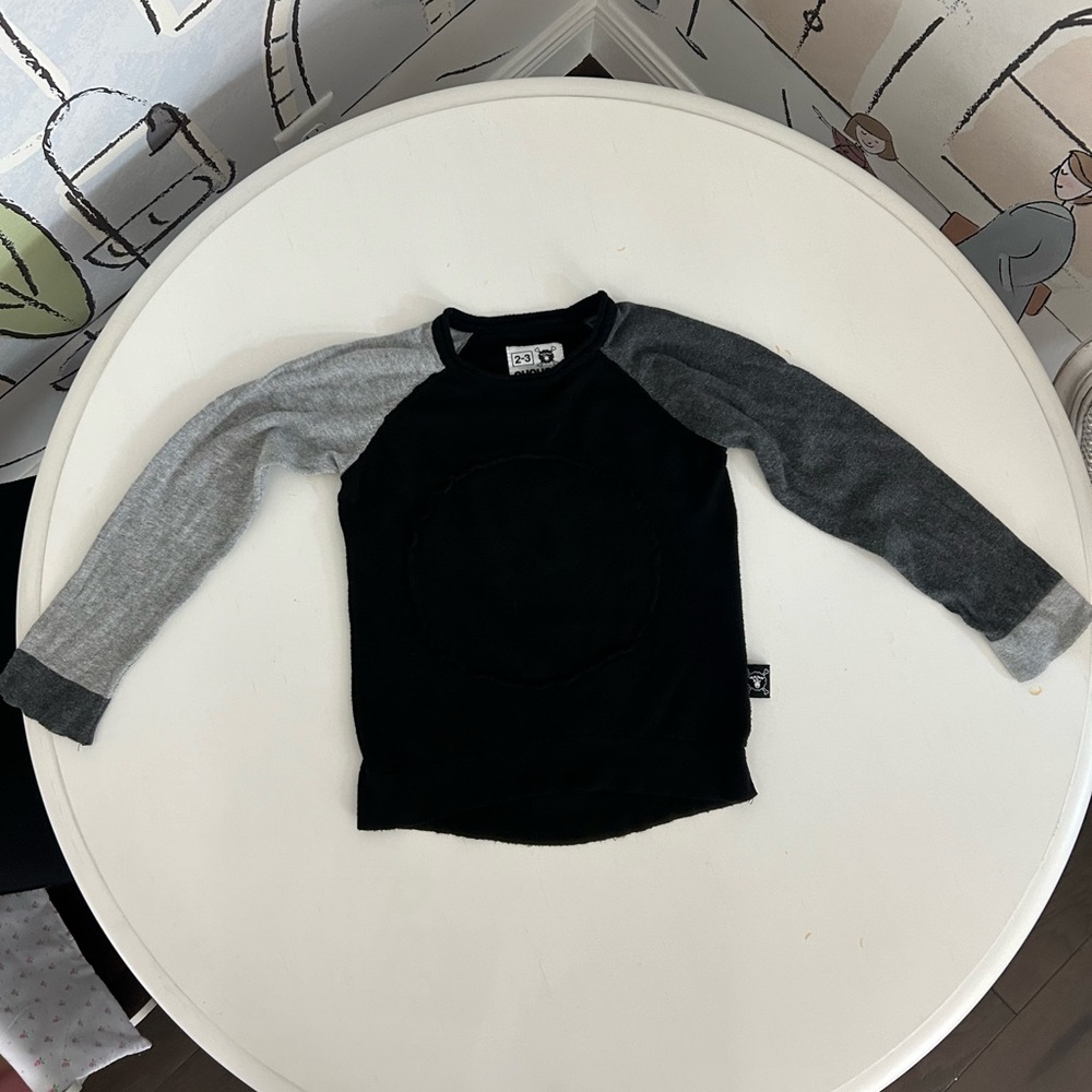 nununu long sleeve knit shirt